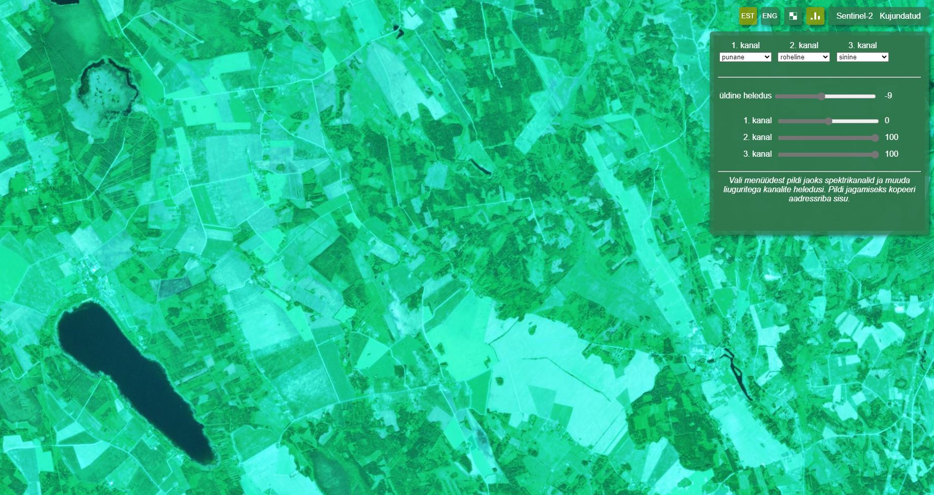 RGB pilt, mille rohelise ja sinise valguse osatähtsust on tugevalt ülevõimendatud. Pildil on näha, kuidas satelliidipildi kujundusmoodulis on rohelise ja sinise kanali liugurid nö põhja keeratud. Satelliidipilt on helesinistes ja rohelistes toonides. Kuvatud Jõgeva, Kuremaa kant. 